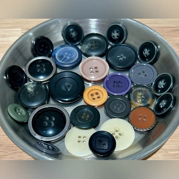 Assorted Button Collection - Picture 5 of 9